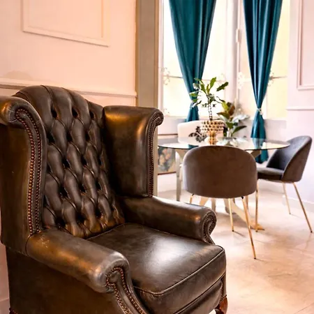 Spanish Steps Boutique - Madame Sofia Secret فندق 3*