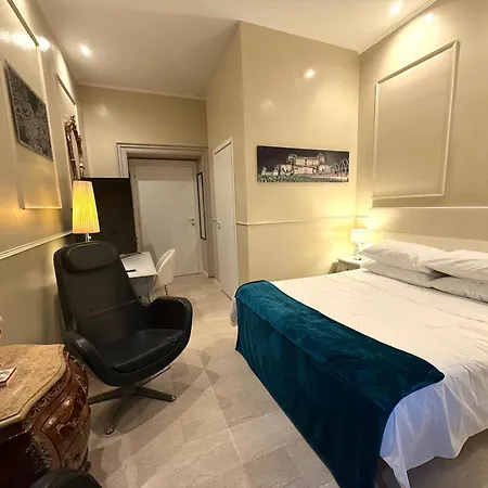 Spanish Steps Boutique - Madame Sofia Secret 3*