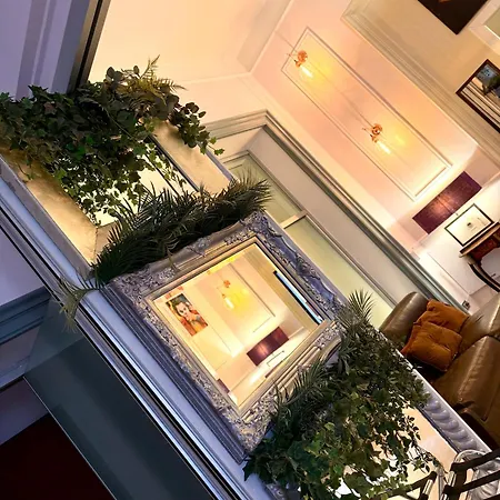 Spanish Steps Boutique - Madame Sofia Secret מלון 3*